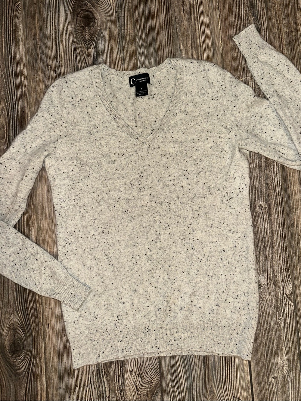 C by Bloomingdale’s Cashmere Cream Speckled V-Neck Sweater Soft Cozy Size Small